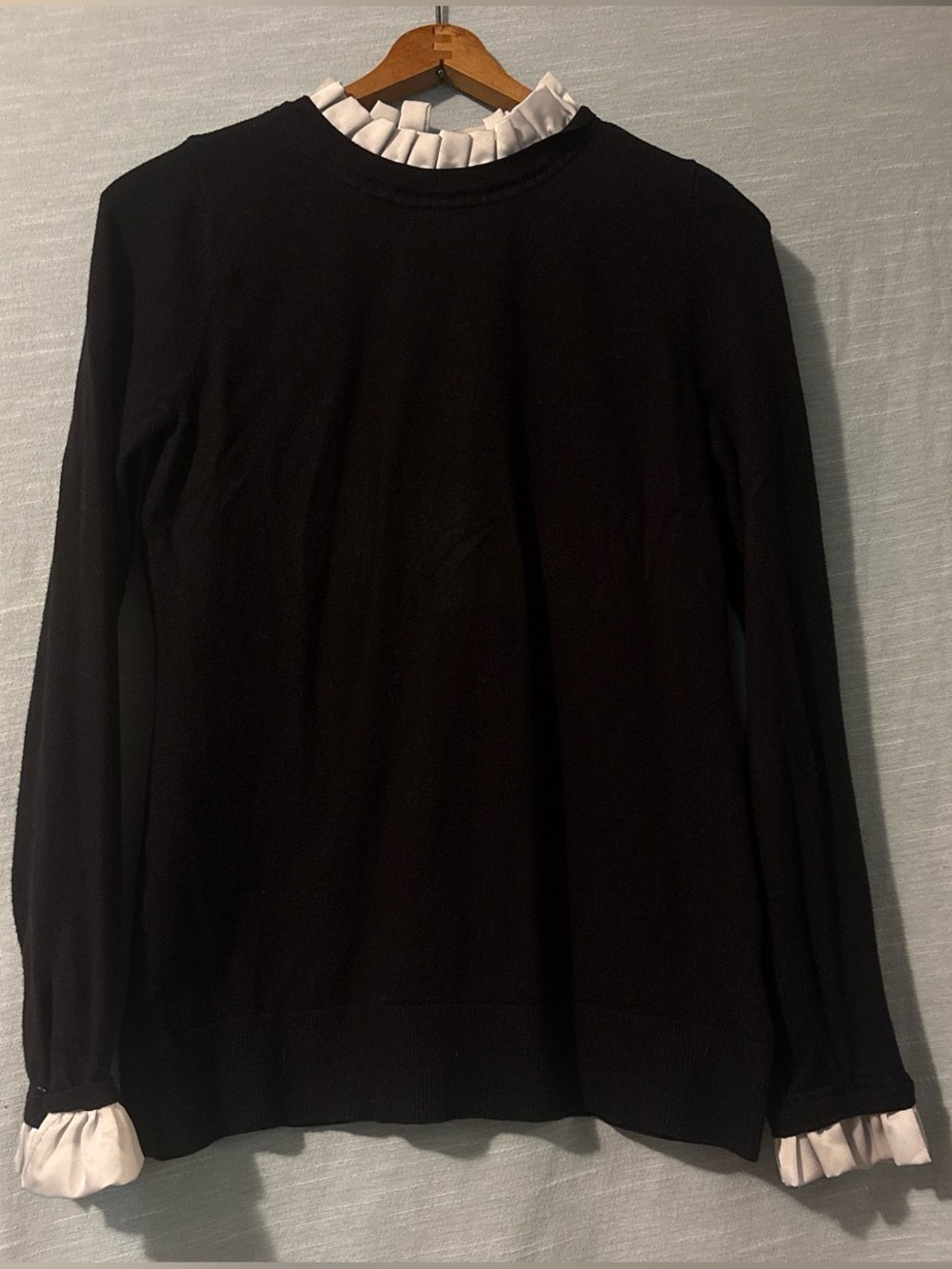 Vici Sweater Knit Top Pullover Long Sleeve Black/White Ruffles Women’s Sz M